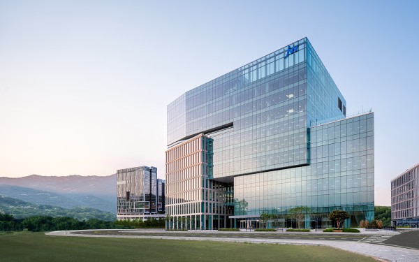 JW Holdings building